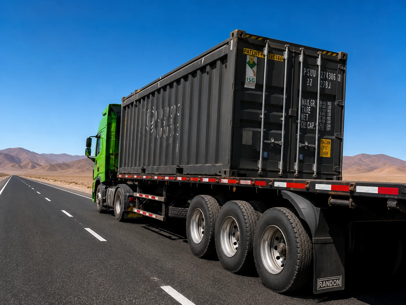 Transporte de contenedor en carretera del norte de Chile